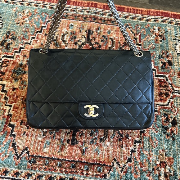 SOLD**Chanel Vintage Bijoux Chain Medium Double Flap Bag - Picture 3 of 15